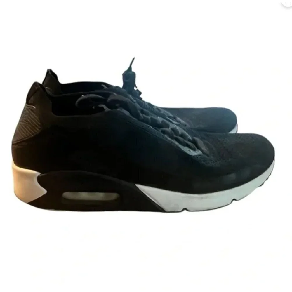 Nike Air Max Sneakers Black Mesh Size 11.5 Mens Athletic Shoes Lace-Up Lightweig